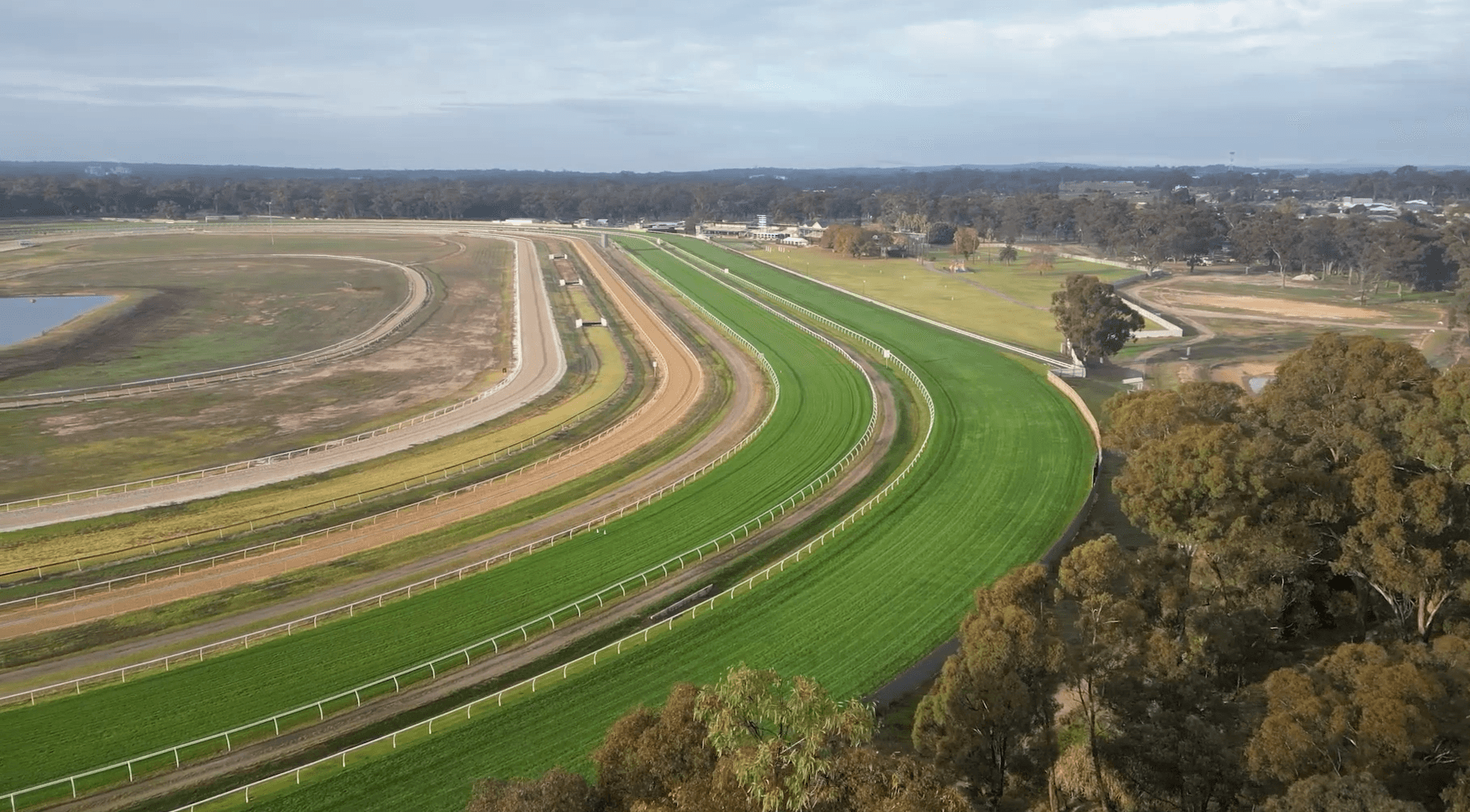 facilities-racetrack-2.png